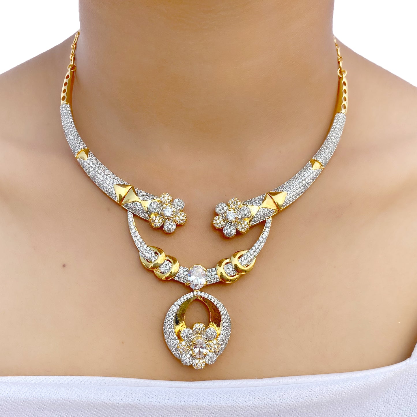 Taj AD Studded Necklace Set