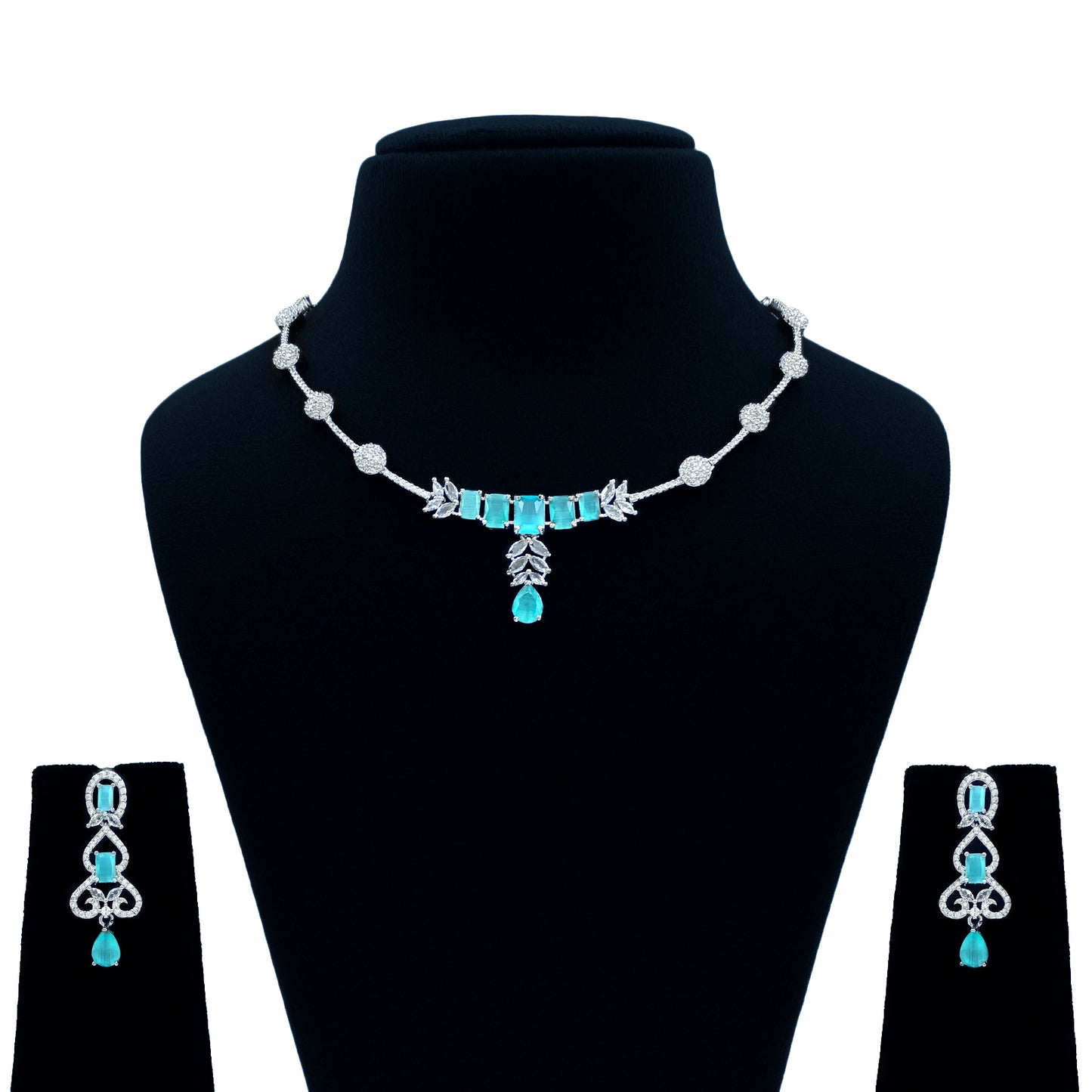 Vastra AD Studded Necklace Set