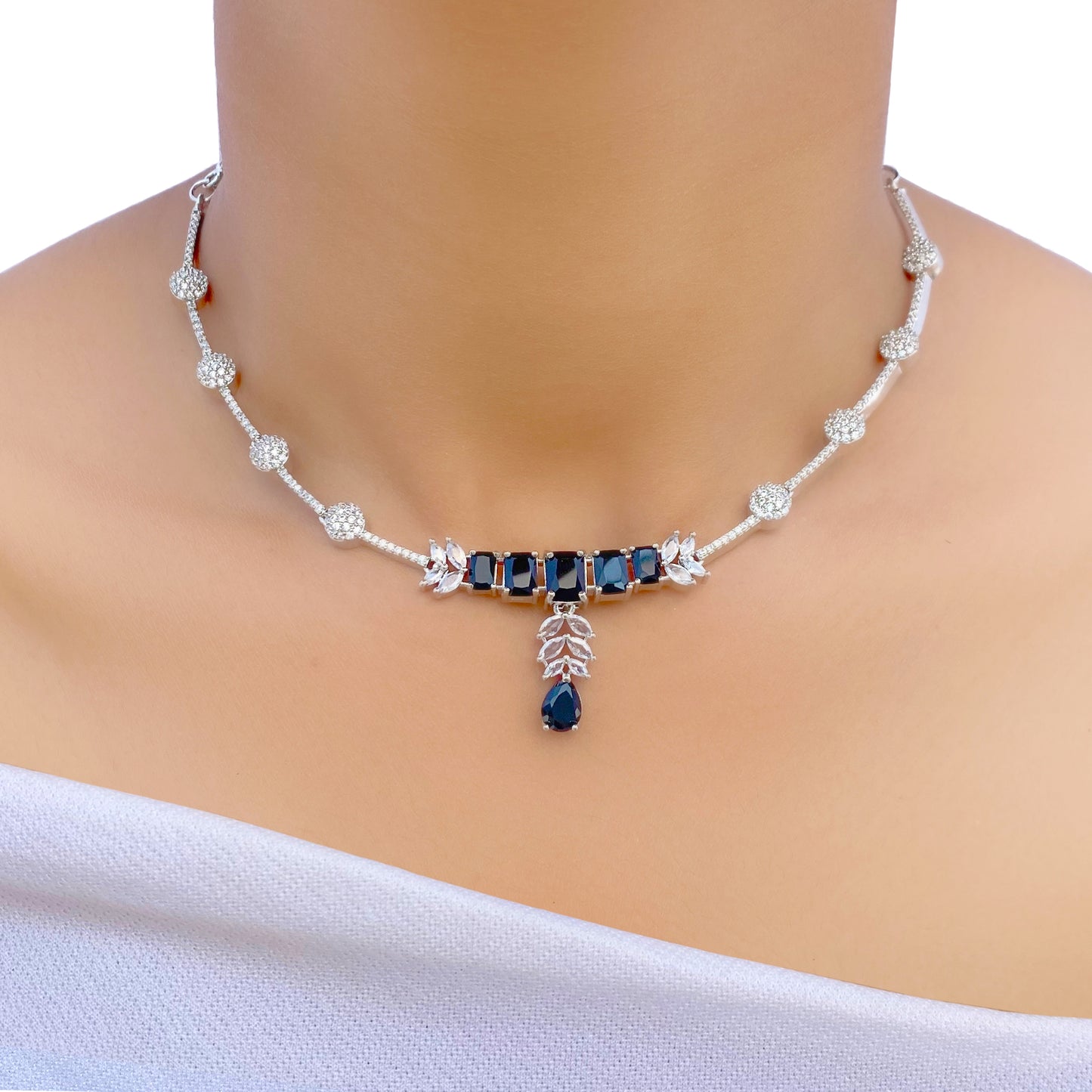 Vastra AD Studded Necklace Set