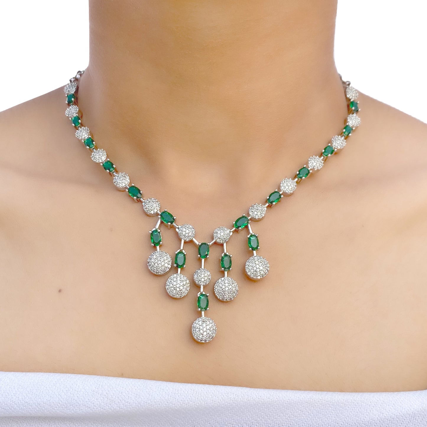 Vyanjana AD Studded Necklace Set
