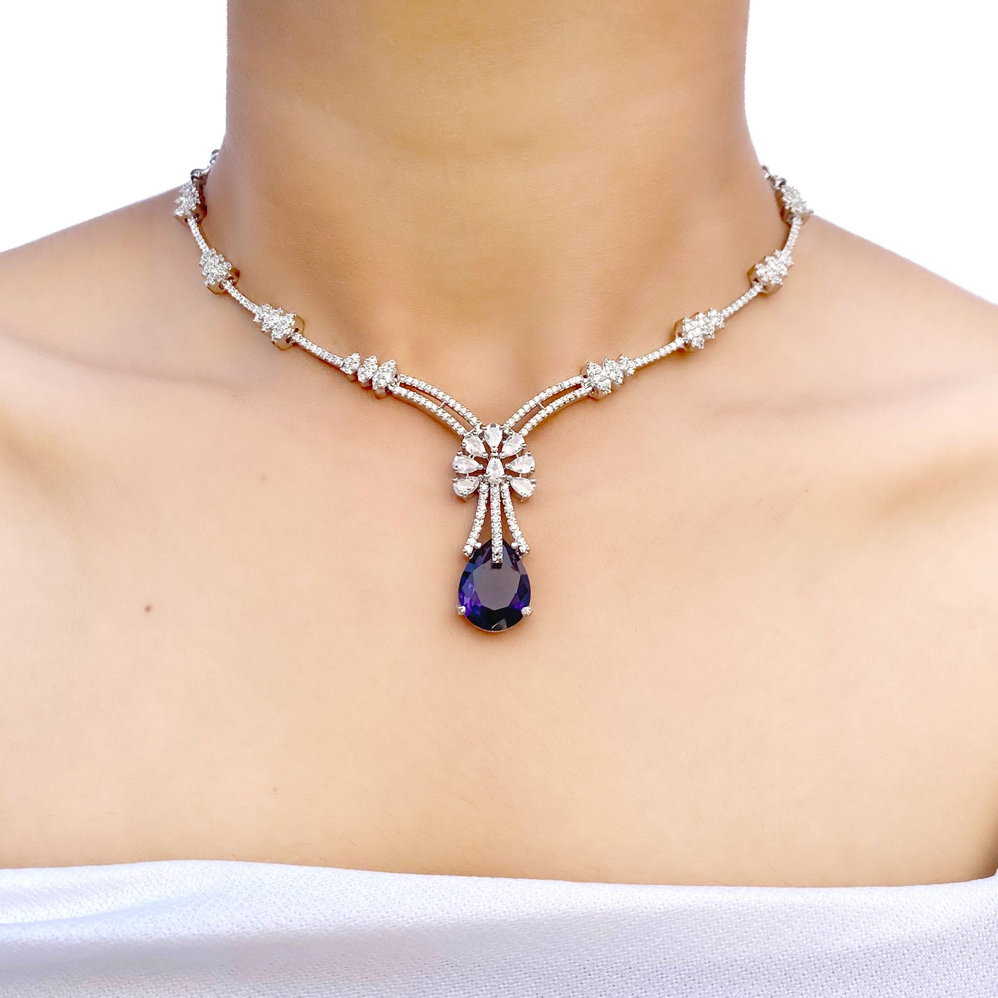 Samira AD Studded Necklace Set