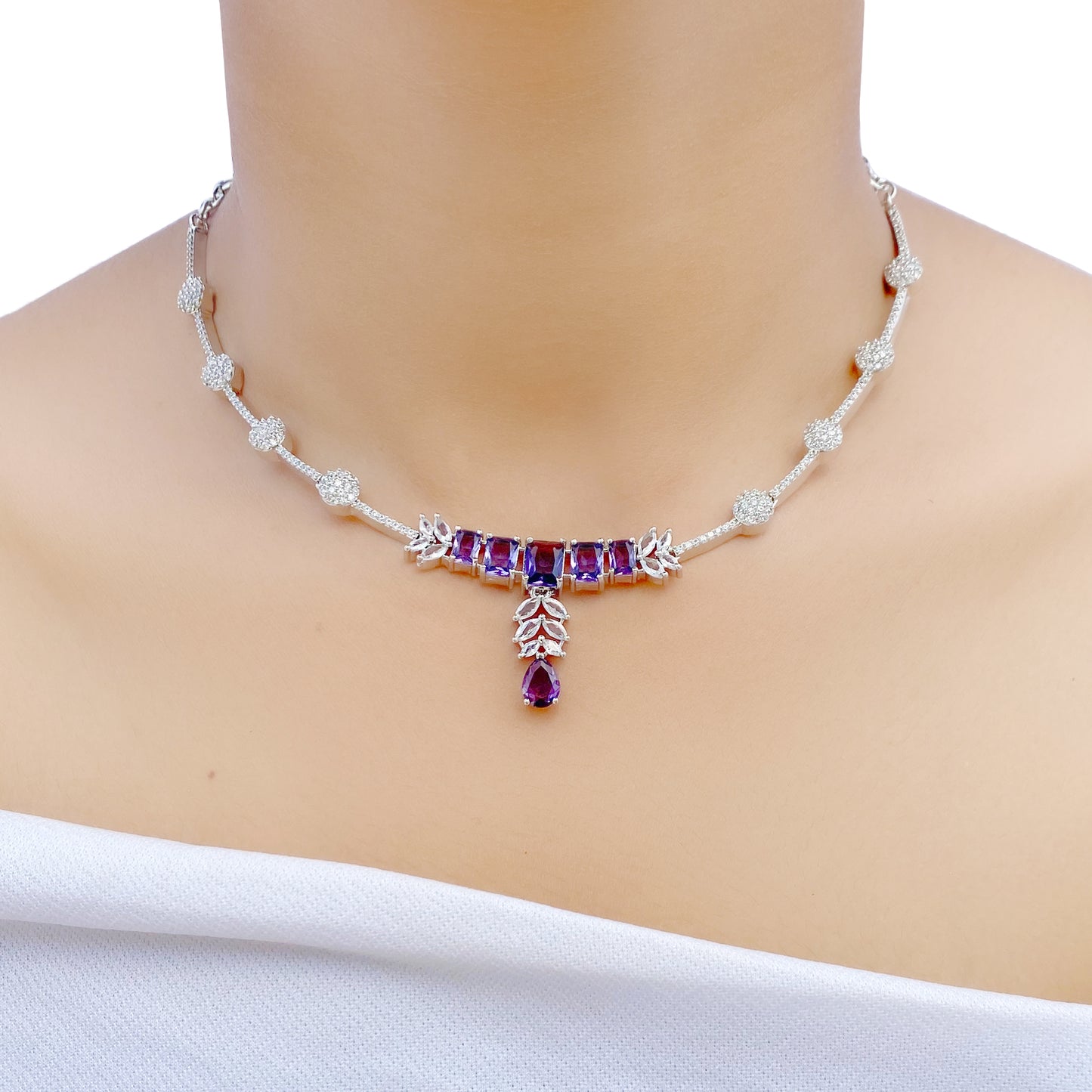 Vastra AD Studded Necklace Set